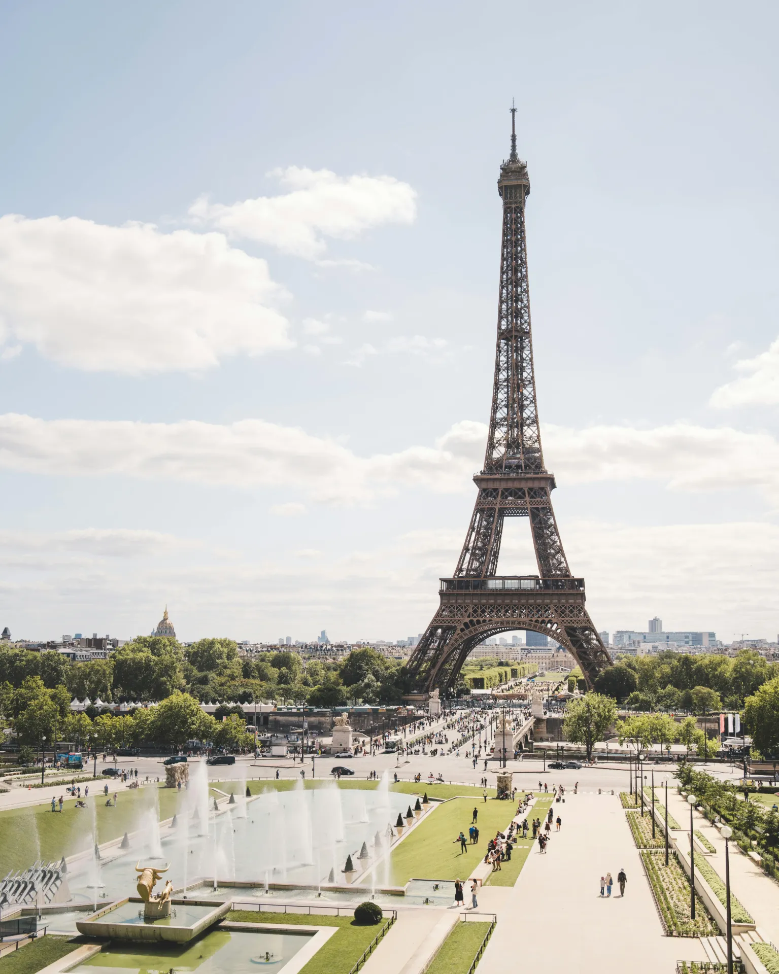 Bonjour, Besties! 4 Nights in Paris with Champagne Cruise & Iconic Cabaret for 2