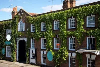 A Step Back In Time - 2 Nights History Break in Ripley - Surrey