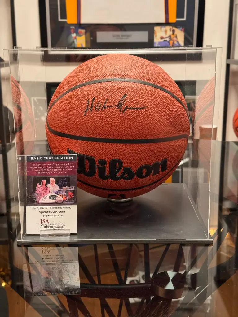 Authentic Hakeem Olajuwon Signed Wilson NBA Basketball - JSA Certified - 2021